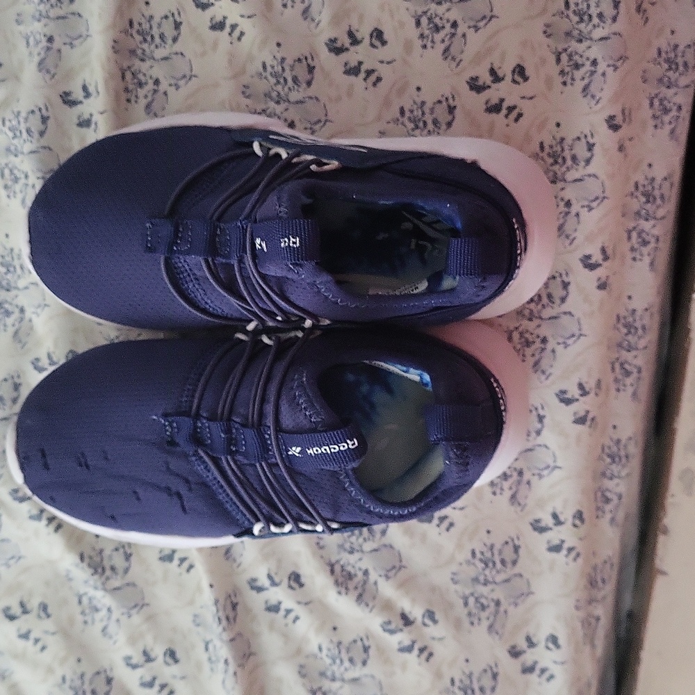 Unisex sneakers for toddler boy or girl